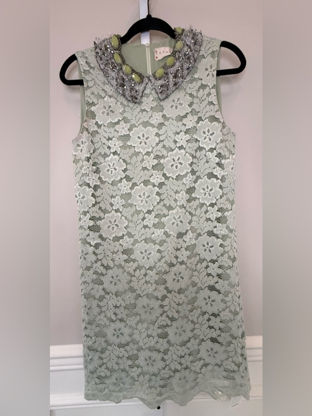 Korovilas Fellini Sleeveless Sage Green  Lace Dress with Embellished Collar Sz 6